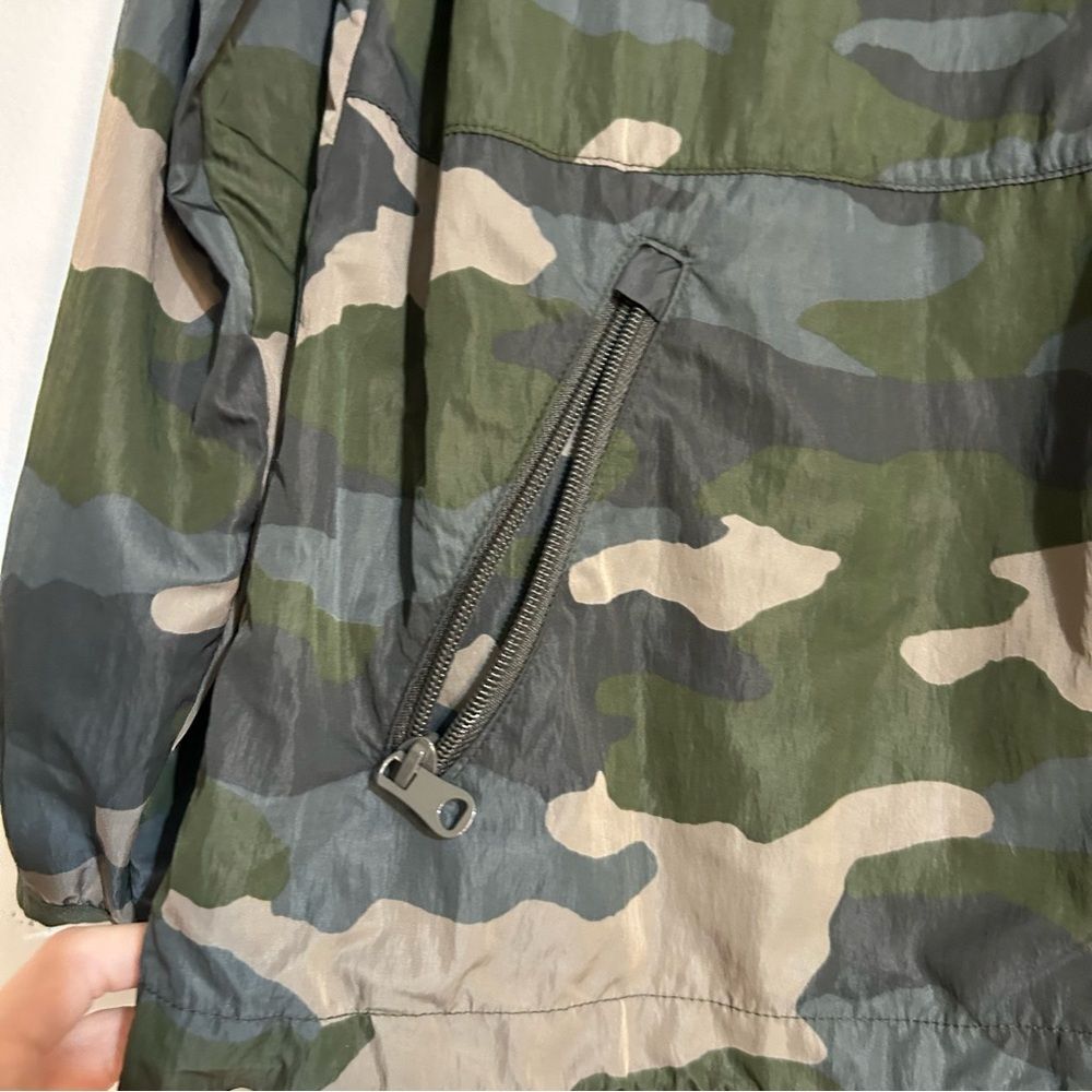 Aerie Offline Camo Lightweight Windbreaker Jacket Size Small - Picture 3 of 9